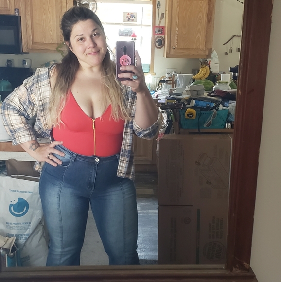 Meet your Posher, Amanda - Picture 6 of 6